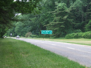 Appalachian Trail Palisades Interstate Parkway, 34 Miles to New York City, (41.282414, -74.028684)