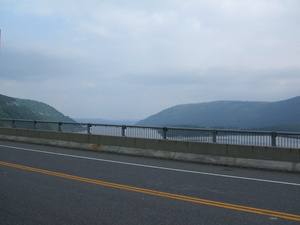 Appalachian Trail Bear Mountain Bridge over Hudson River (41.319990, -73.987427)
