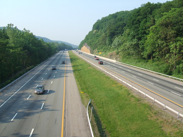 Appalachian Trail - Arden Valley Road & New York State Thruway (41.265880, -74.155552) 