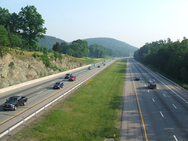Appalachian Trail - Arden Valley Road & New York State Thruway (41.265880, -74.155552)