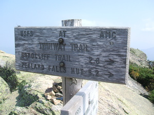 Appalachian Trail Twinway Trail, Zealand Falls Hut 6.2 miles.